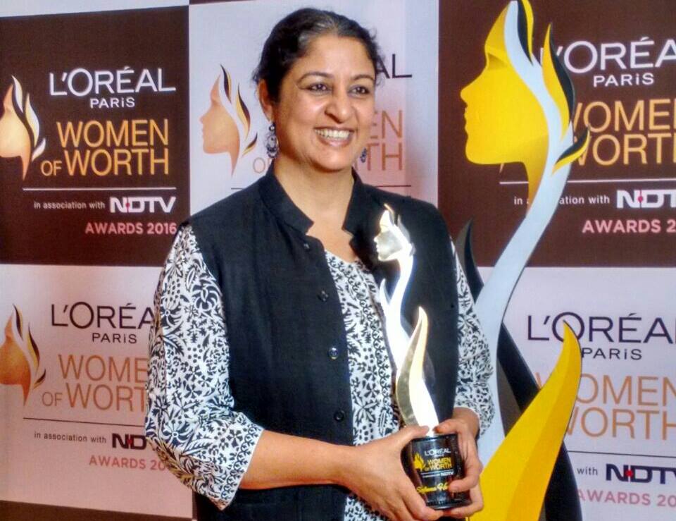 safeena_ ndtv loreal women of worth award.jpg